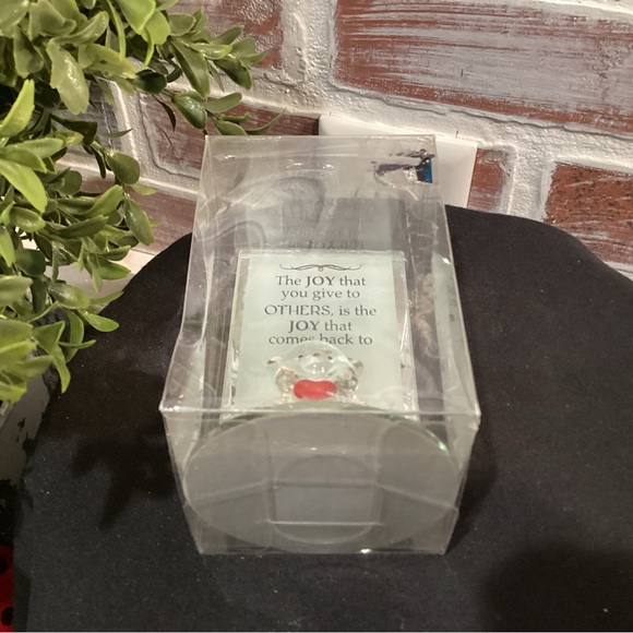 NIB - Glass Crafted - Red Heart “Joy” Bear - Mirrored Base - Gold Trimmed Ears - Picture 7 of 9